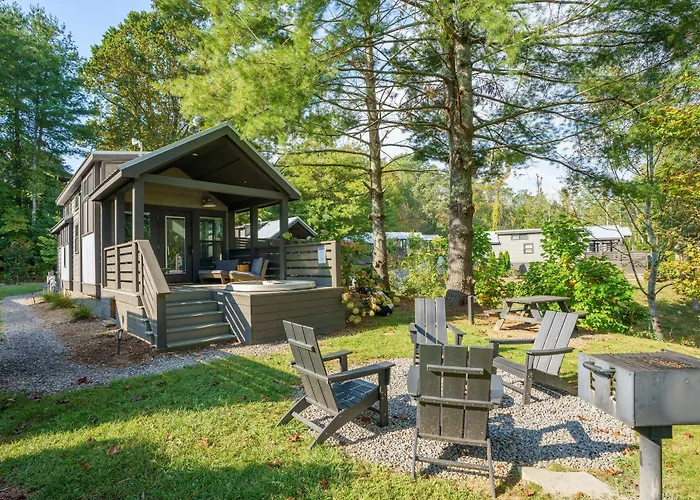 Asheville River Cabins, Worldhotels Backdrop