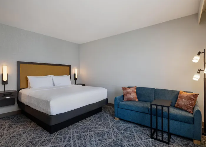 Hampton Inn & Suites West Des Moines Mill Civic