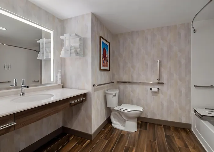 Hampton Inn & Suites West Des Moines Mill Civic