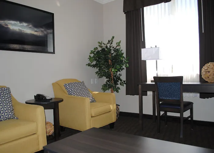 Days Inn & Suites By Wyndham Lindsay