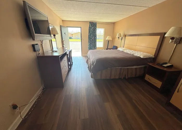 Camilla Inn & Suites