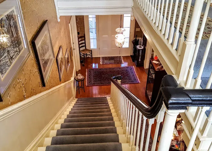 Clark Currier Inn