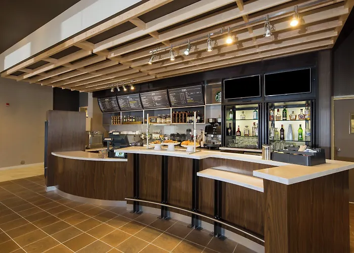 Courtyard By Marriott Bay City