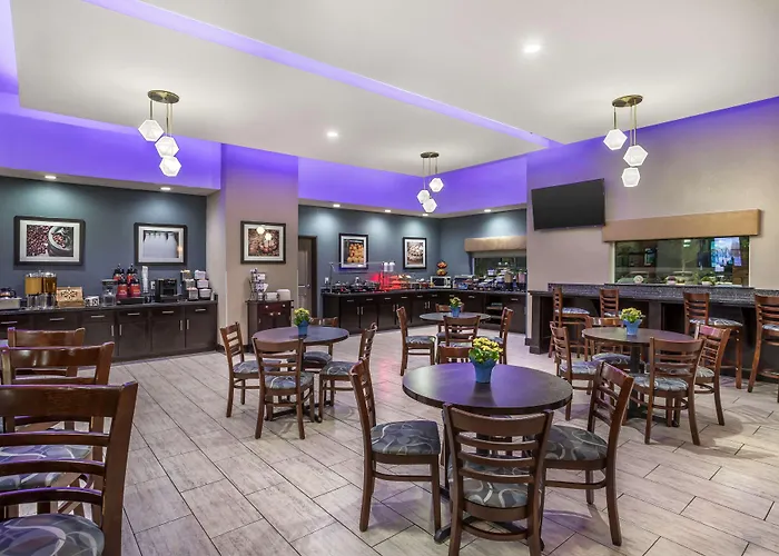 Best Western Plus Lake Jackson Inn & Suites