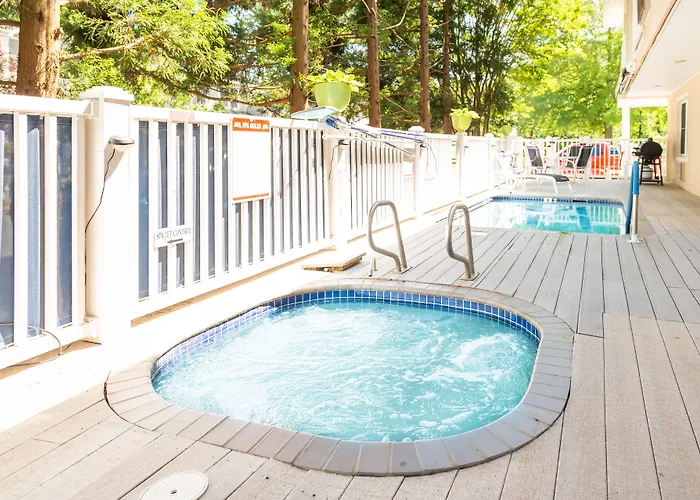 Canalside Inn