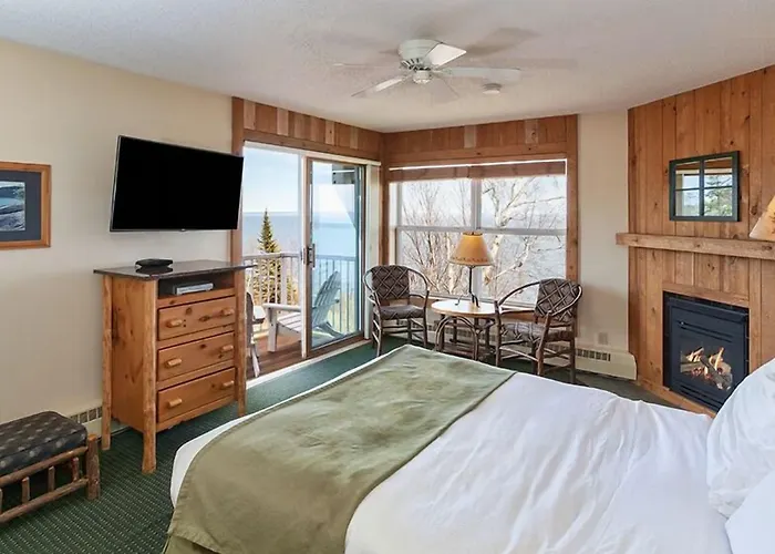 Cove Point Lodge