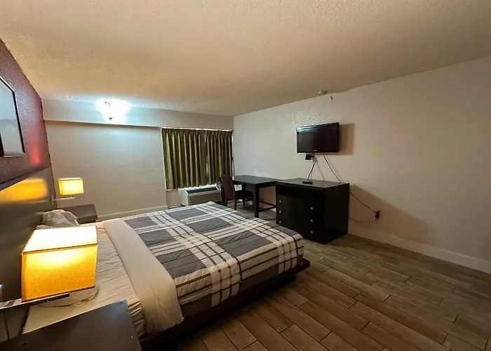 River Valley Inn And Suites
