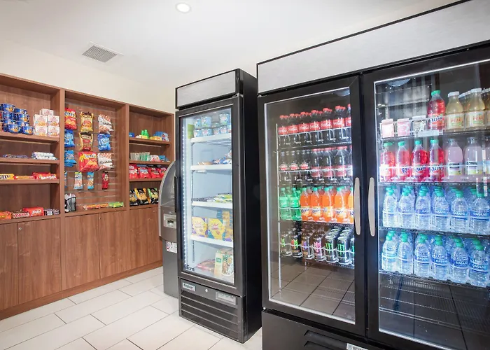 Holiday Inn Express & Suites Manhattan By Ihg