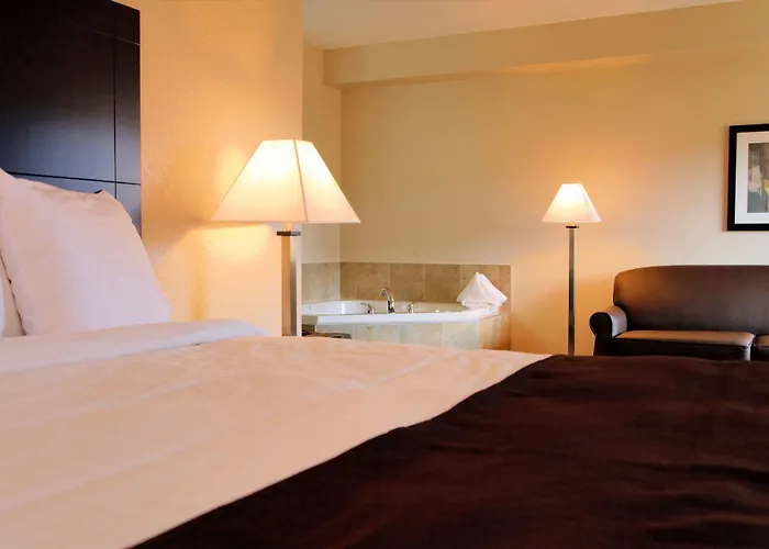 Cobblestone Inn & Suites - Denison | Oak Ridge