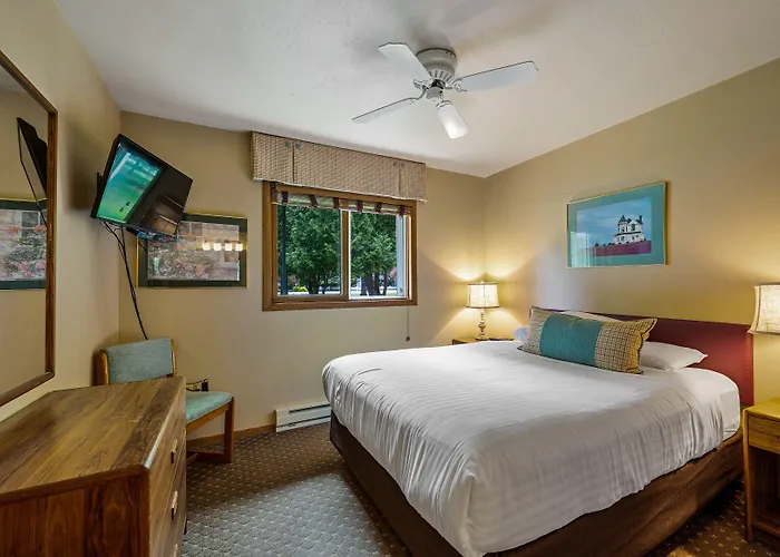 Somerset Inn & Suites