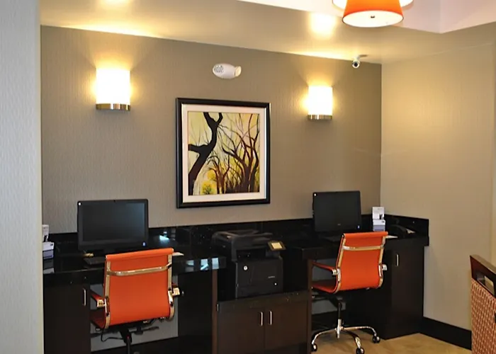 Holiday Inn Express Salem By Ihg