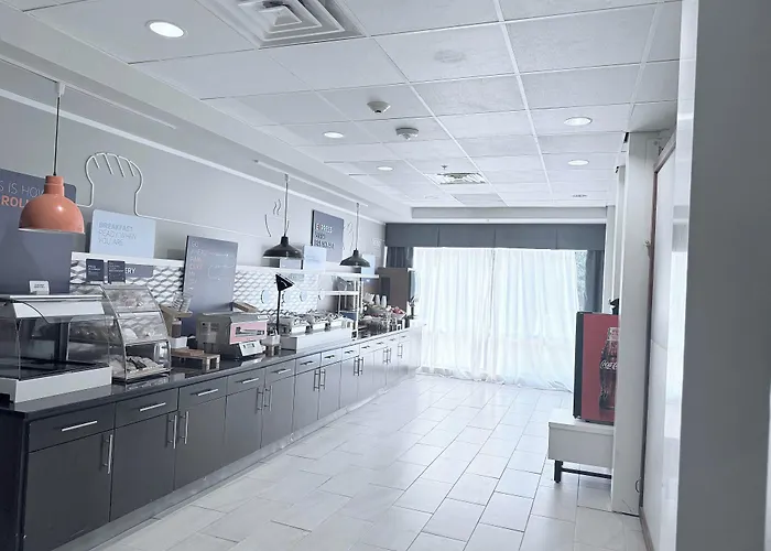 Holiday Inn Express & Suites Bonham By Ihg