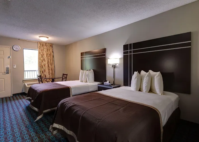 Deluxe Inn - Fayetteville I-95