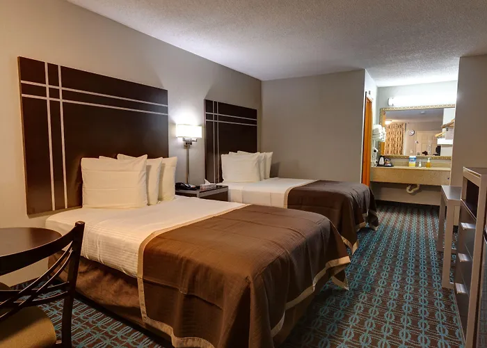 Deluxe Inn - Fayetteville I-95