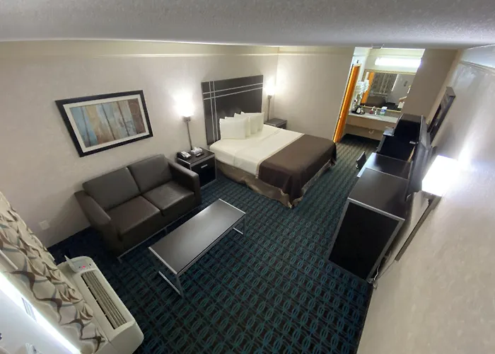 Deluxe Inn - Fayetteville I-95