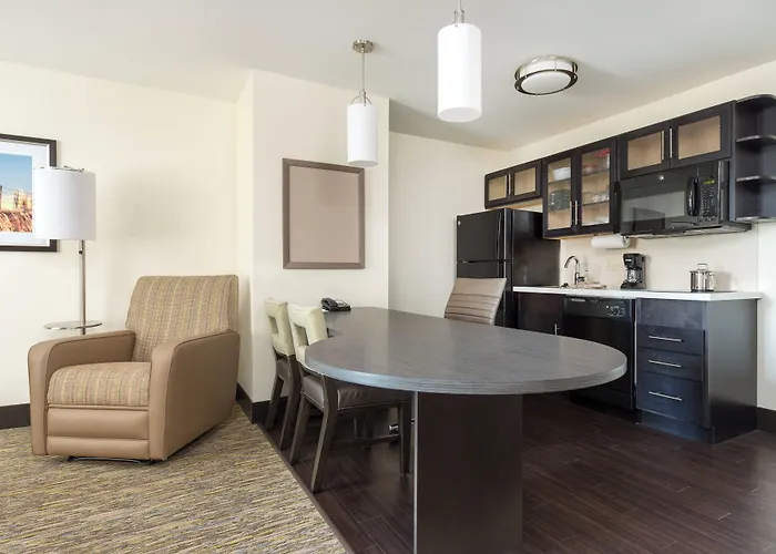 Candlewood Suites Columbia Hwy 63 & I-70 By Ihg