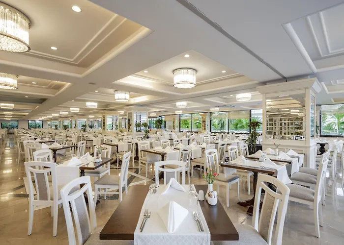 Bellis Deluxe Hotel & Heated For Winter Aqua Park