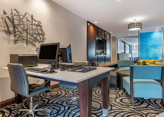 Comfort Suites Fort Lauderdale Airport South & Cruise Port