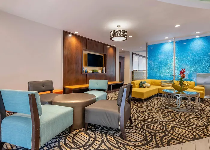 Comfort Suites Fort Lauderdale Airport South & Cruise Port