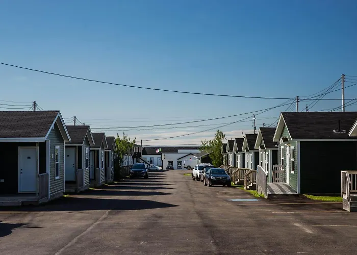 Shallow Bay Motel & Cabins Conference Centre