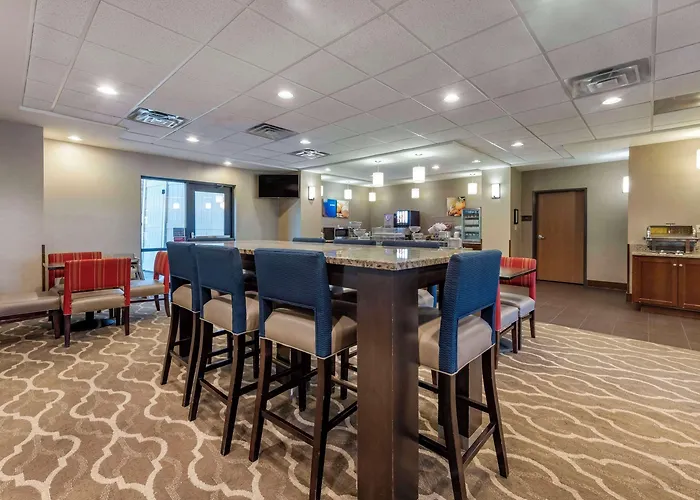 Comfort Suites Bridgeport - Clarksburg