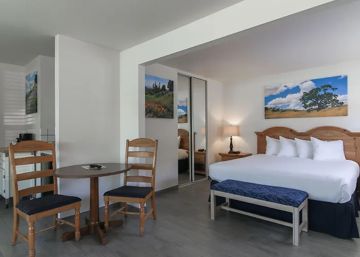 Solvang Inn & Cottages