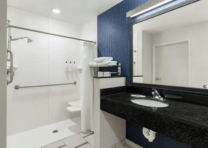 Fairfield Inn & Suites By Marriott St. Paul Northeast