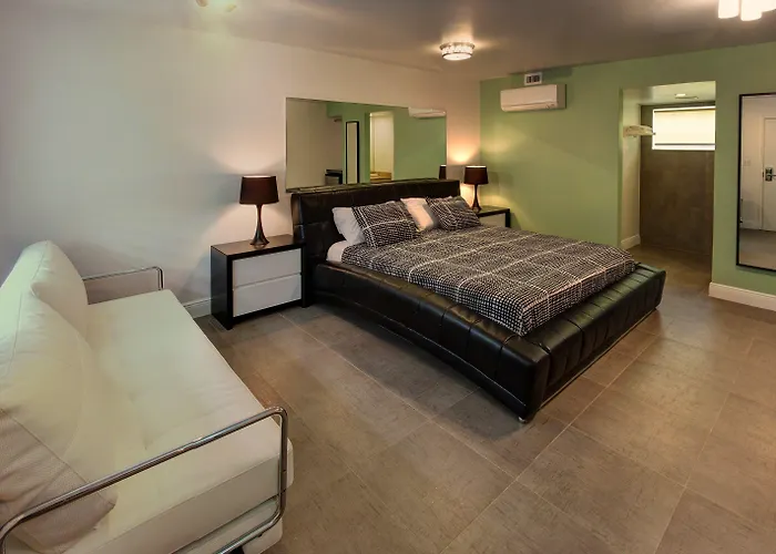 Oyo Hotel Coral Gables - Miami Airport