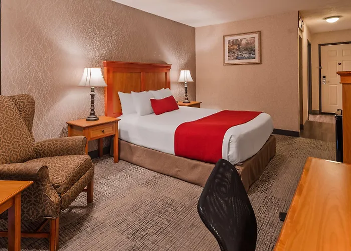 Best Western Plus Rivershore Hotel
