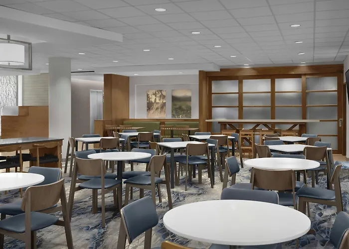 Fairfield Inn & Suites By Marriott Fayetteville North