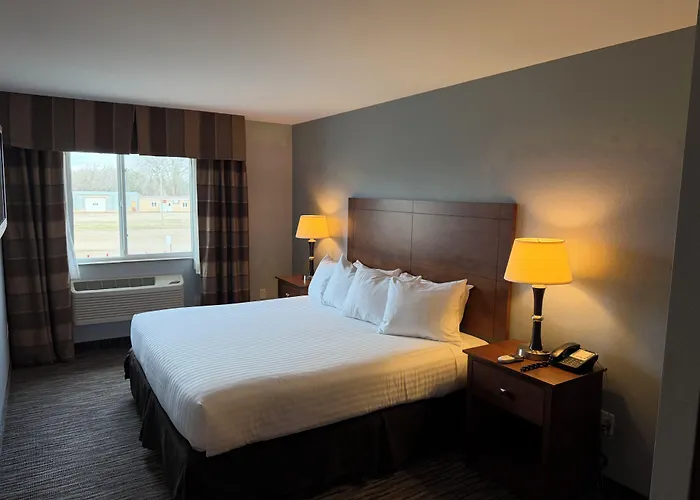 American Inn & Suites