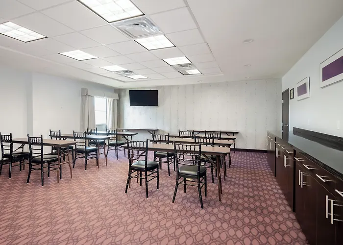 Baymont By Wyndham College Station