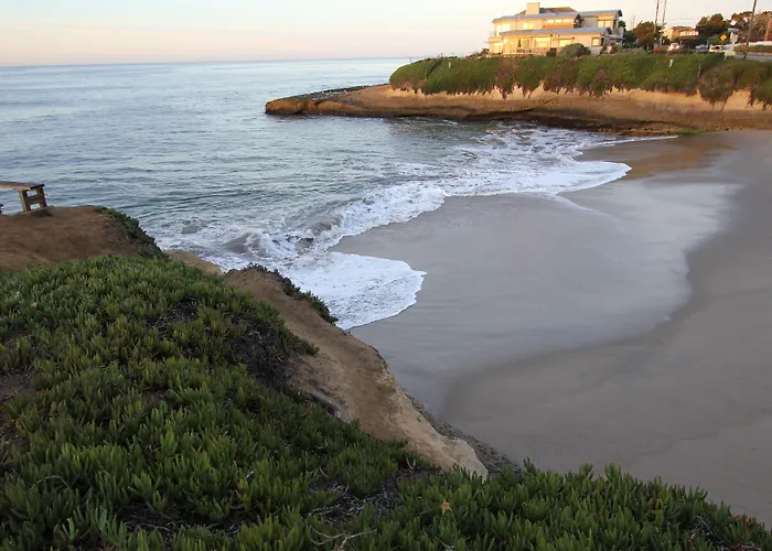 Ocean Echo Inn & Beach Cottages
