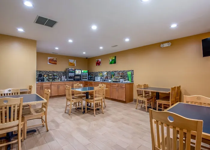 Quality Inn Tully I-81