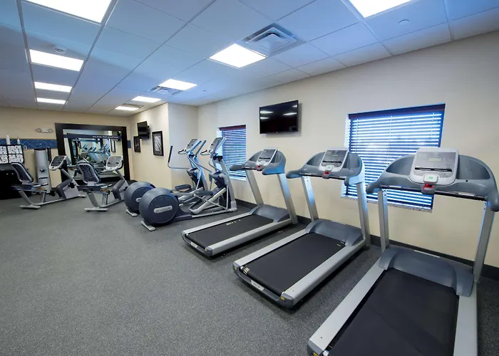 Hampton Inn & Suites Bismarck Northwest