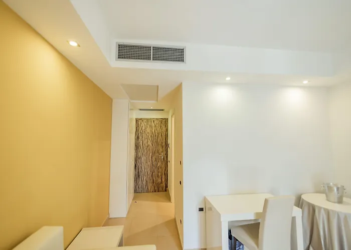 Prince Franklyn Hotel