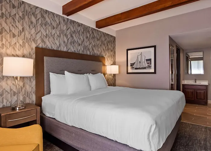 Best Western Plus Portsmouth Hotel & Suites