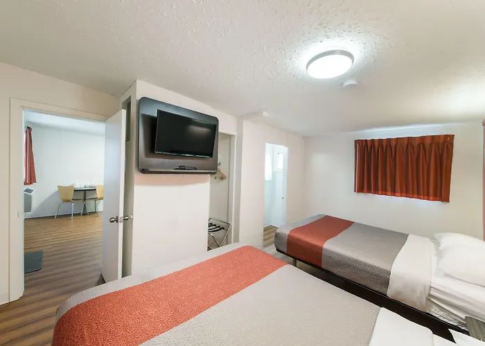 Motel 6 Cranbrook