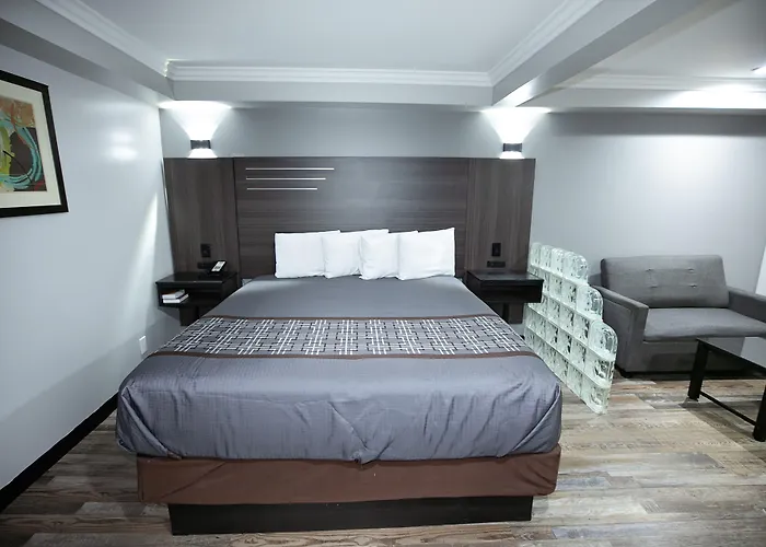 Rodeway Inn & Suites Bellflower