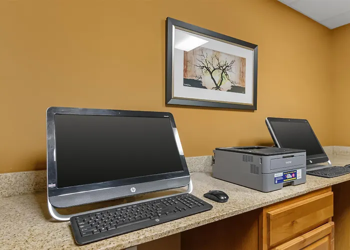 Best Western Plus Hiawatha Hotel