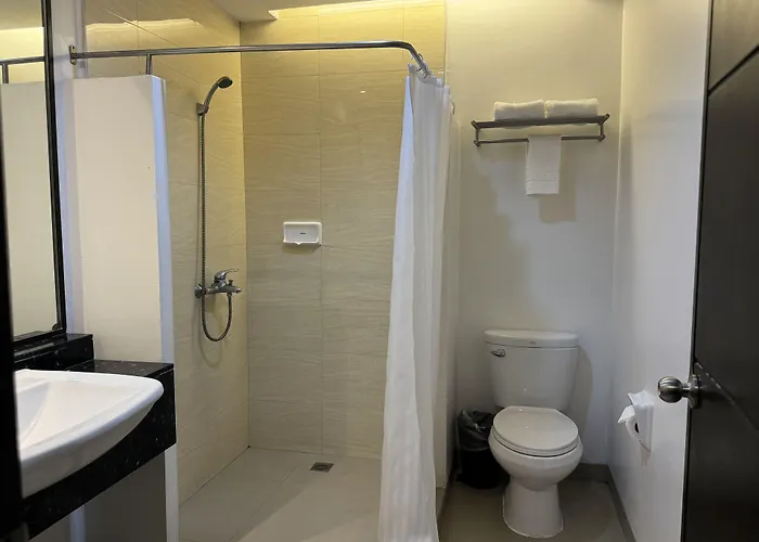 Circle Inn - Iloilo City Center
