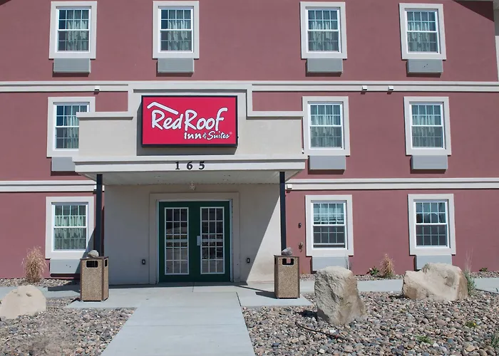 Red Roof Inn & Suites Dickinson