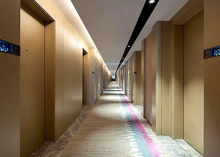 Lavande Hotel Yueyang East High-Speed Railway Station Walmart