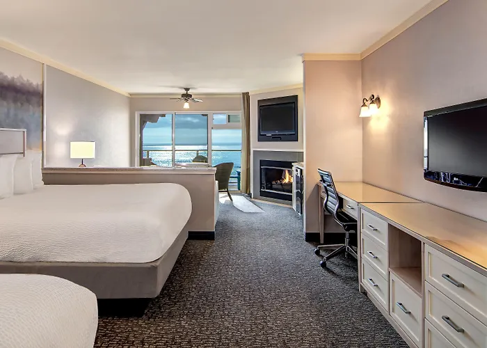 Hallmark Resort - Newport