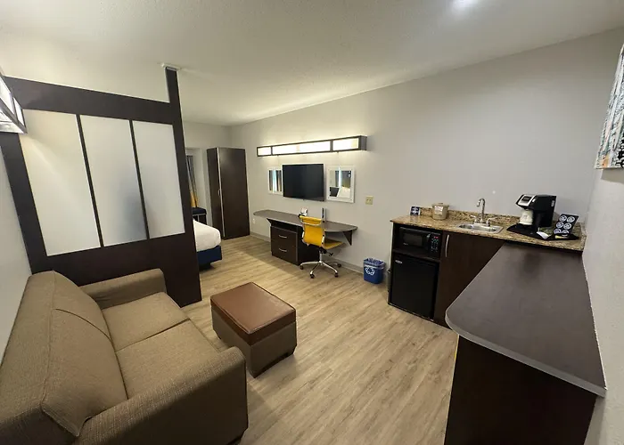 Microtel Inn & Suites By Wyndham Wheeling At The Highlands