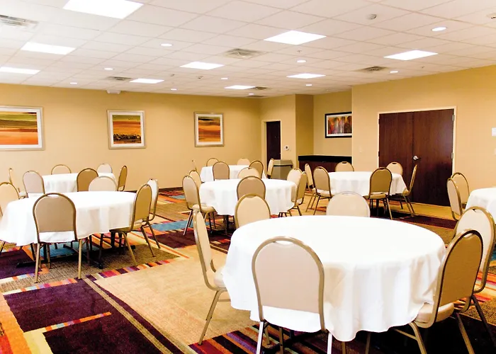 Fairfield Inn And Suites Hutchinson