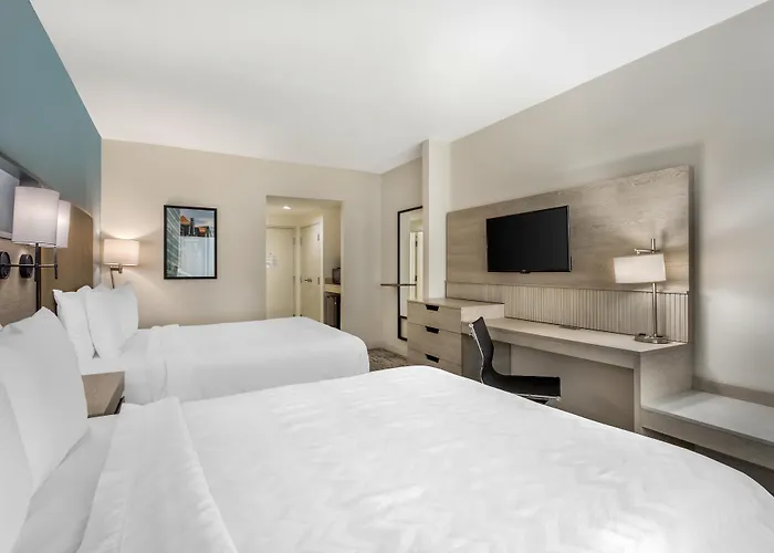 Best Western Plus Airport Inn & Suites