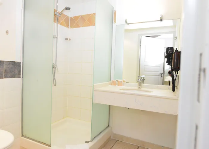 Sure Hotel By Best Western Gemenos En Provence