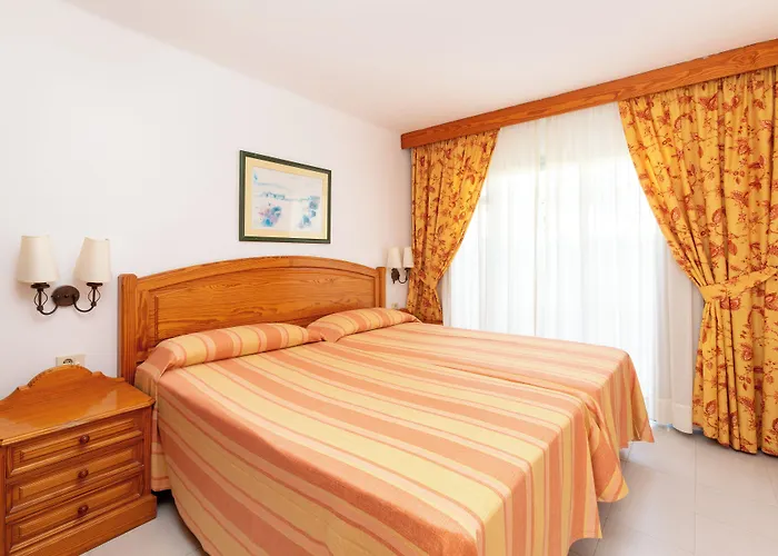 Hotel Riu Oliva Beach Resort
