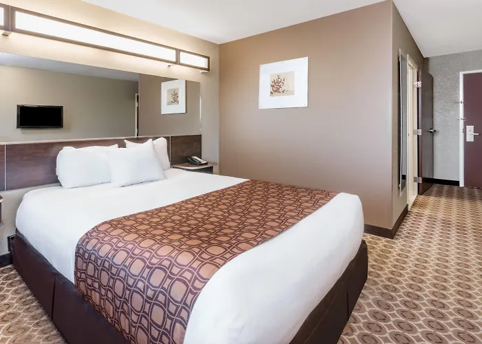 Microtel Inn & Suites By Wyndham Dickinson